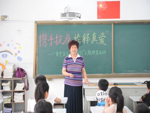 能多干就多干能快干就快干 全力以赴跳起摸高争先进位